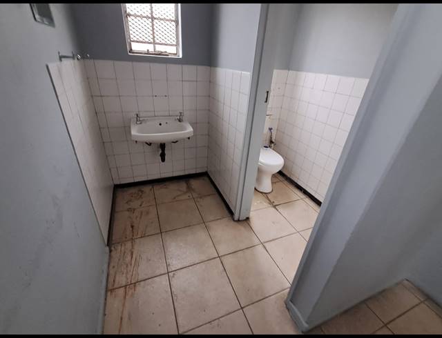 875M² WORKSHOP TO LET IN DUNCANVILLE